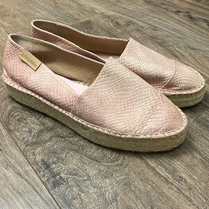 Anthro Mint & Rose Croc Embossed Pink Leather Espadrille Slip on Shoe Size EU 37